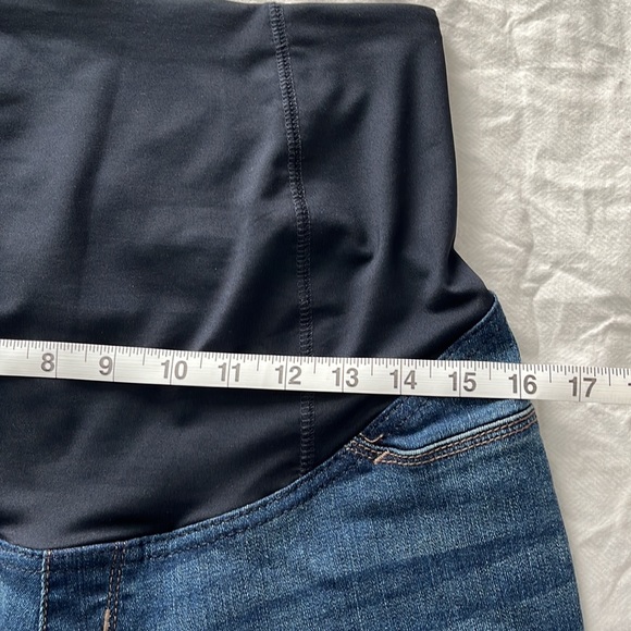 Isabel Maternity Bermuda Shorts - Picture 9 of 12